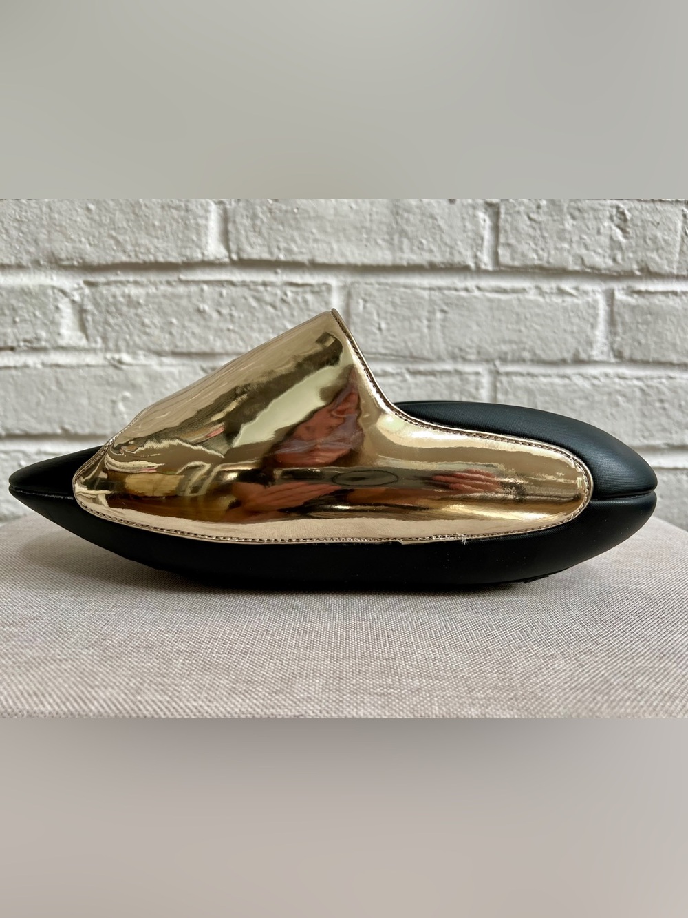AZALEA WANG BUGGY SLIDE Black Gold Rhinestone unique curved Flatform Rubber base - Picture 9 of 16